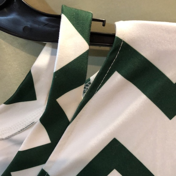 White and Green Blouse - Picture 6 of 7